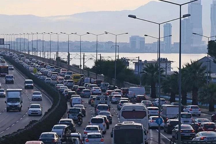 Araç satışı yüzde 15,5 düştü... Trafiğe 198 bin 740 araç eklendi