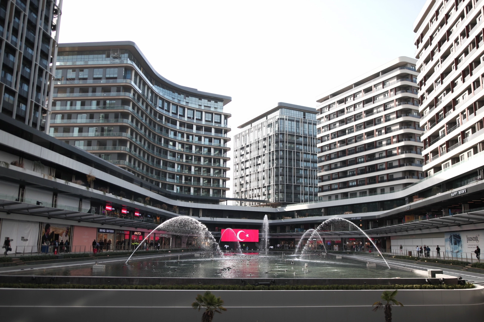 DownTown Bursa Yaşam ve Eğlence Merkezi kapılarını açtı