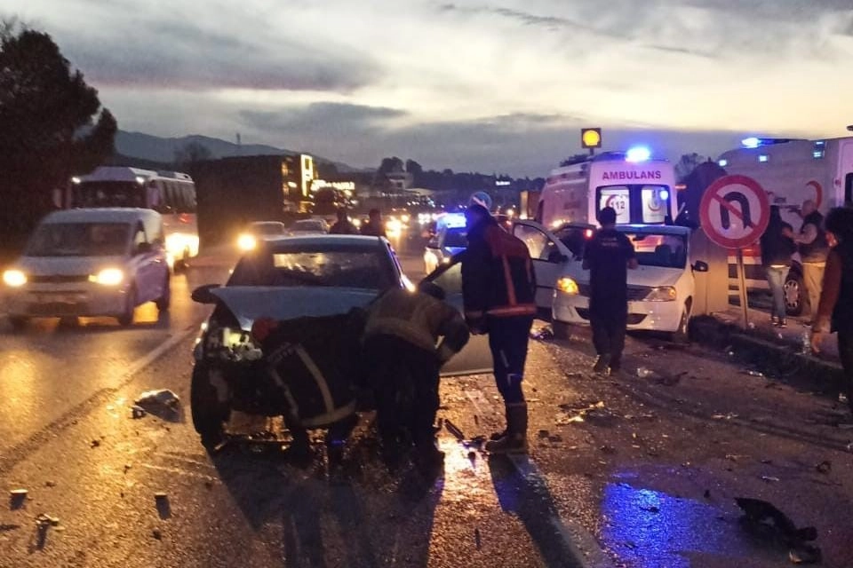 Bursa’da korkunç kaza! 1 ölü, 6 yaralı