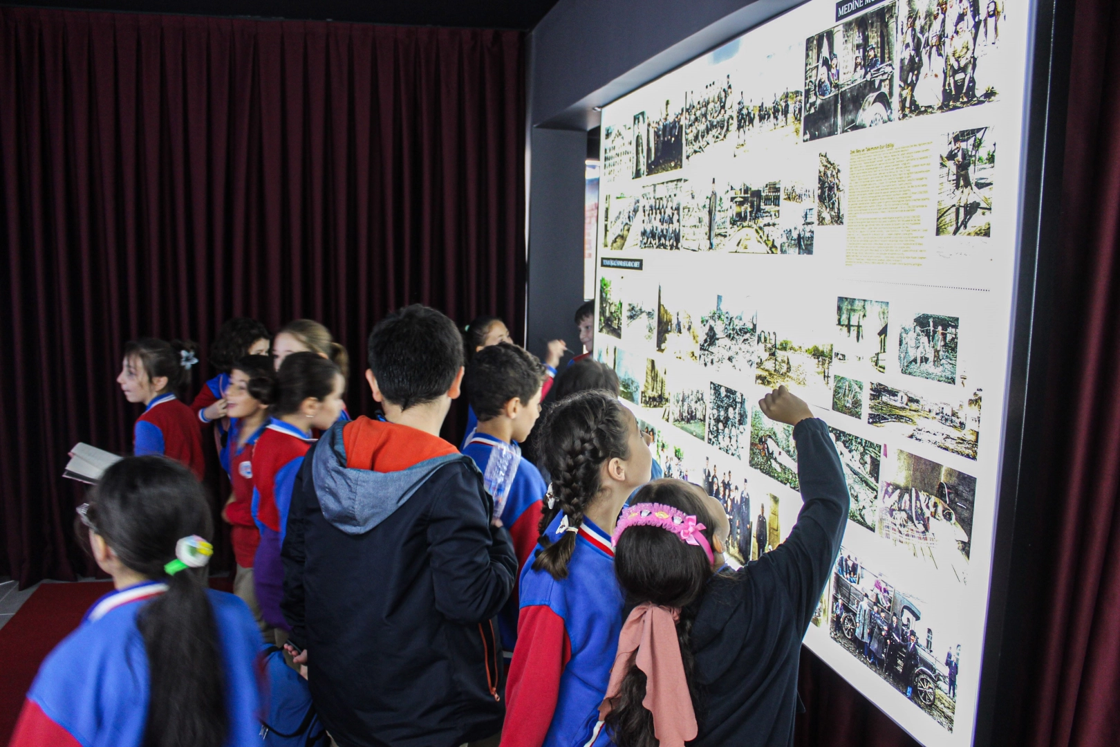 Karacabey'de Tarihi Fotoğraf Galerisine yoğun ilgi