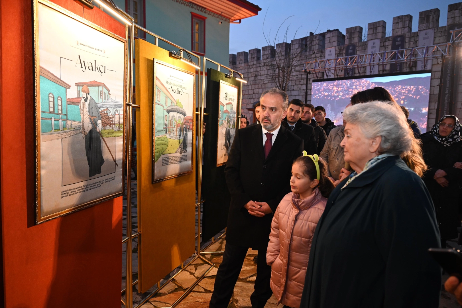 'Mevlevilik Yolunda 18 Hizmet' sergisi