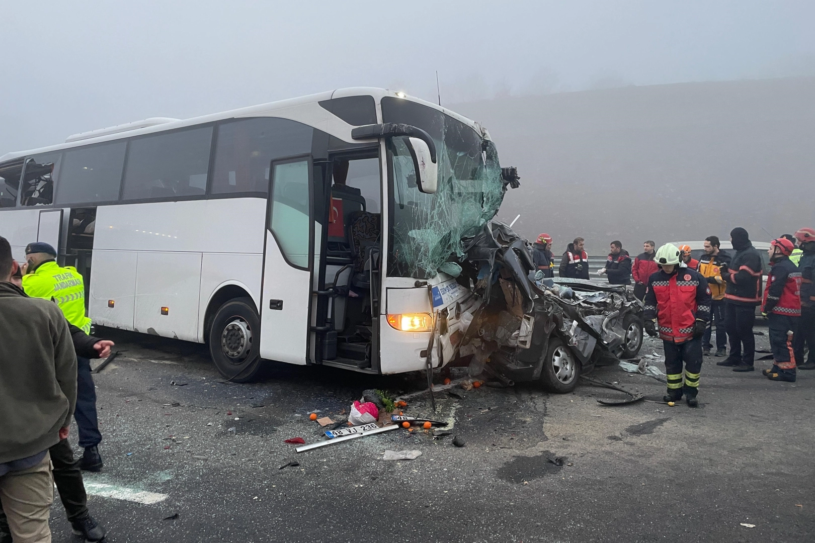 Kuzey Otoyolu'nda korkunç kaza! 11 ölü 57 yaralı