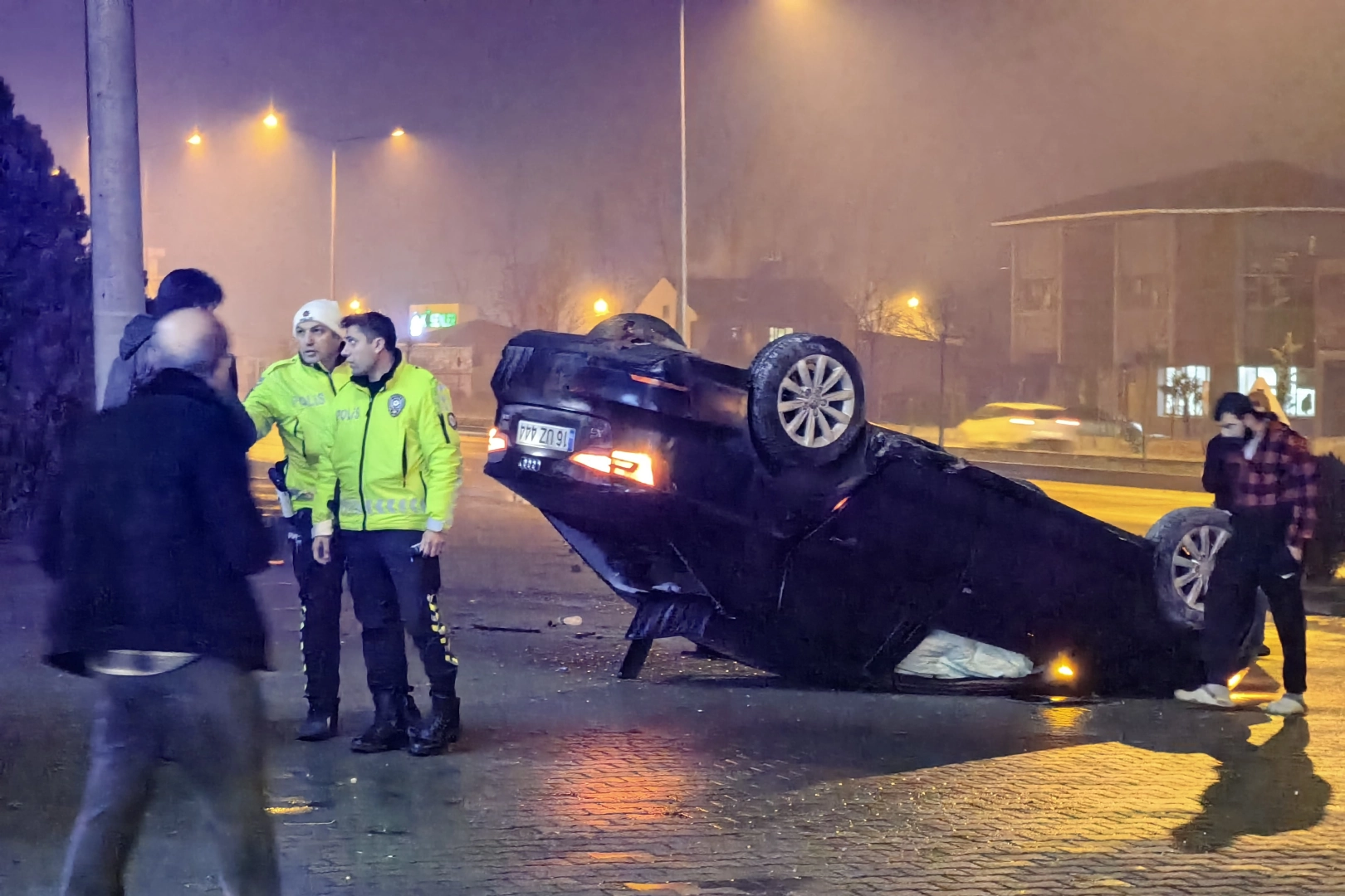 Babasından izinsiz aldığı aracı hurdaya çevirdi!