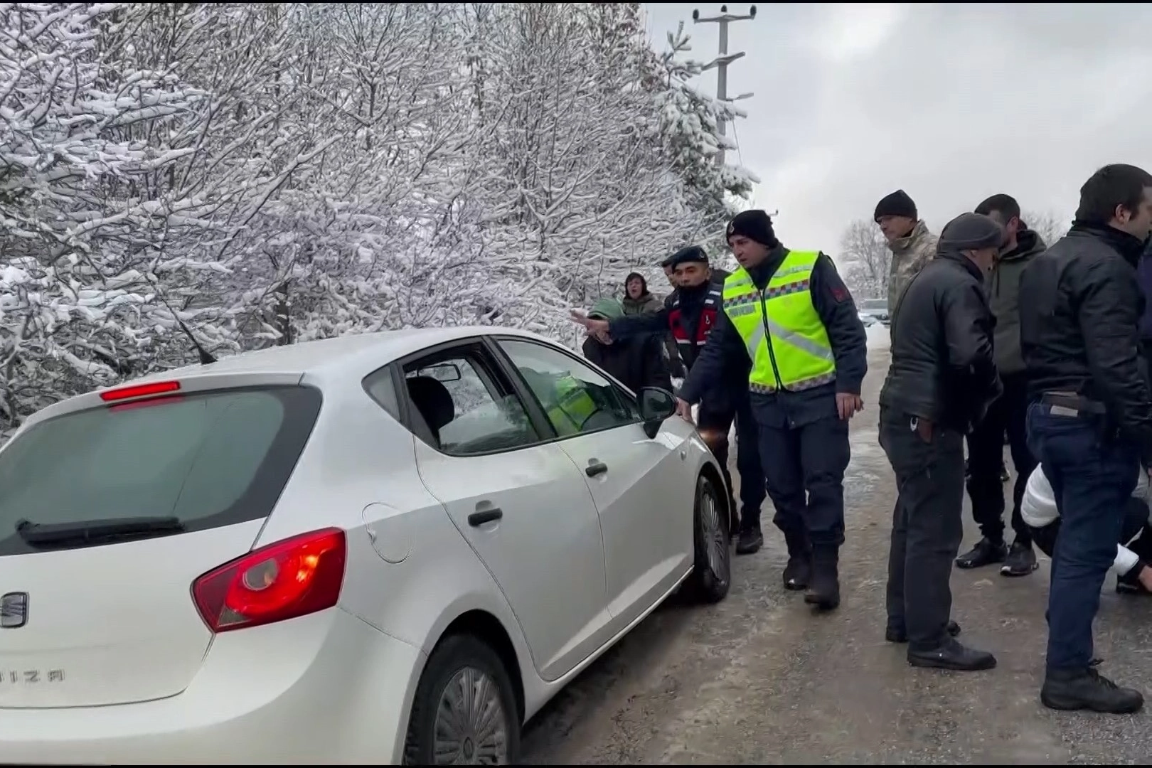 Jandarma, yolda kalan araçlar için seferber oldu