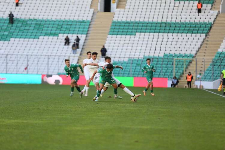 Bursaspor Nazilli Belediyespor ile berabere kaldı (FOTO GALERİ)