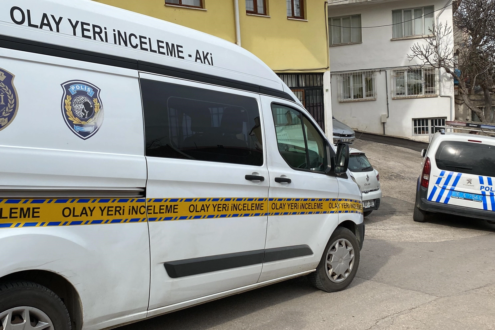 Annesiyle tartışan üvey babasını kalbinden bıçakladı