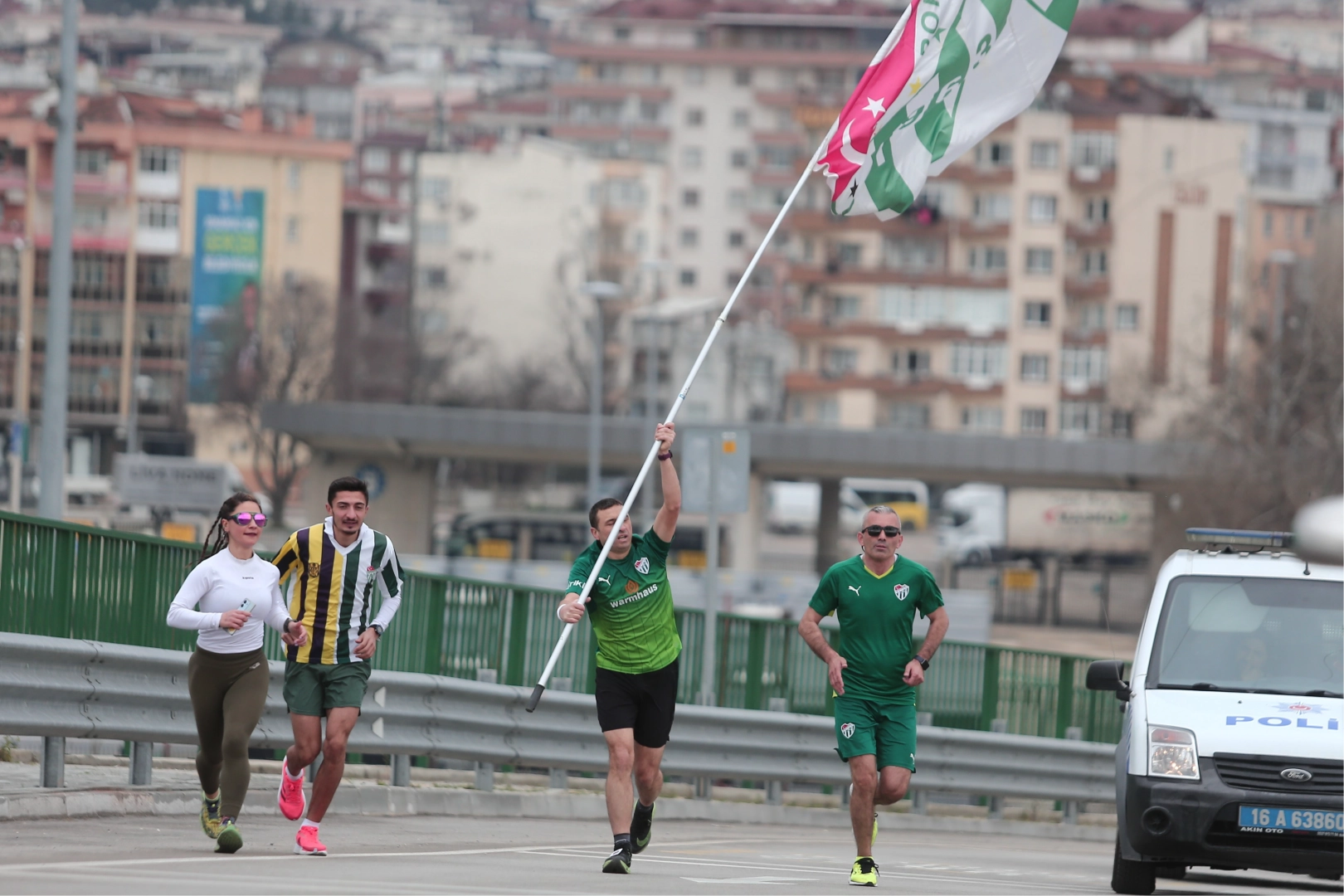 Sevgililer Günü'nde Bursaspor’a koştular