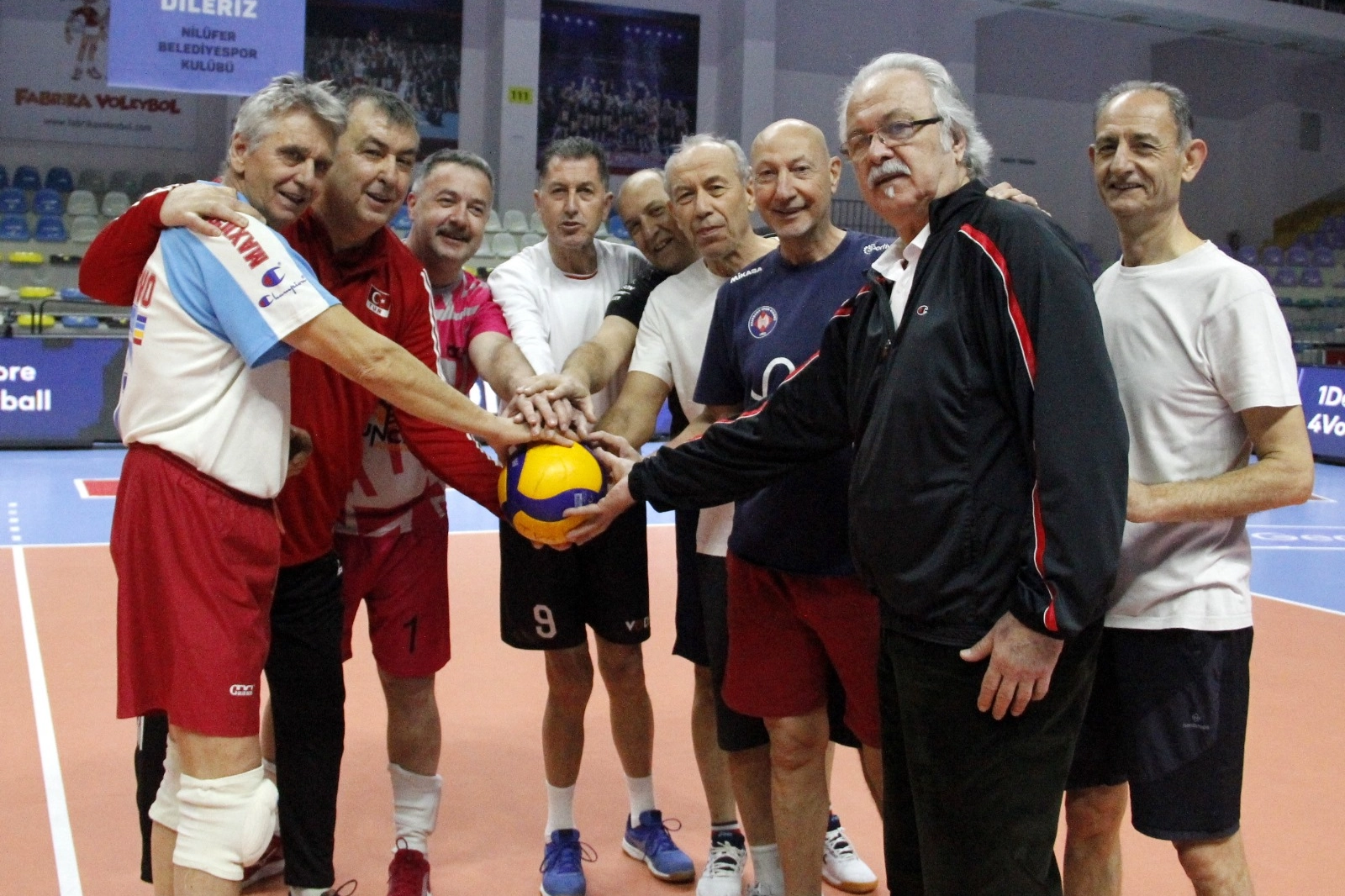 Voleybol tutkunlar buluştu