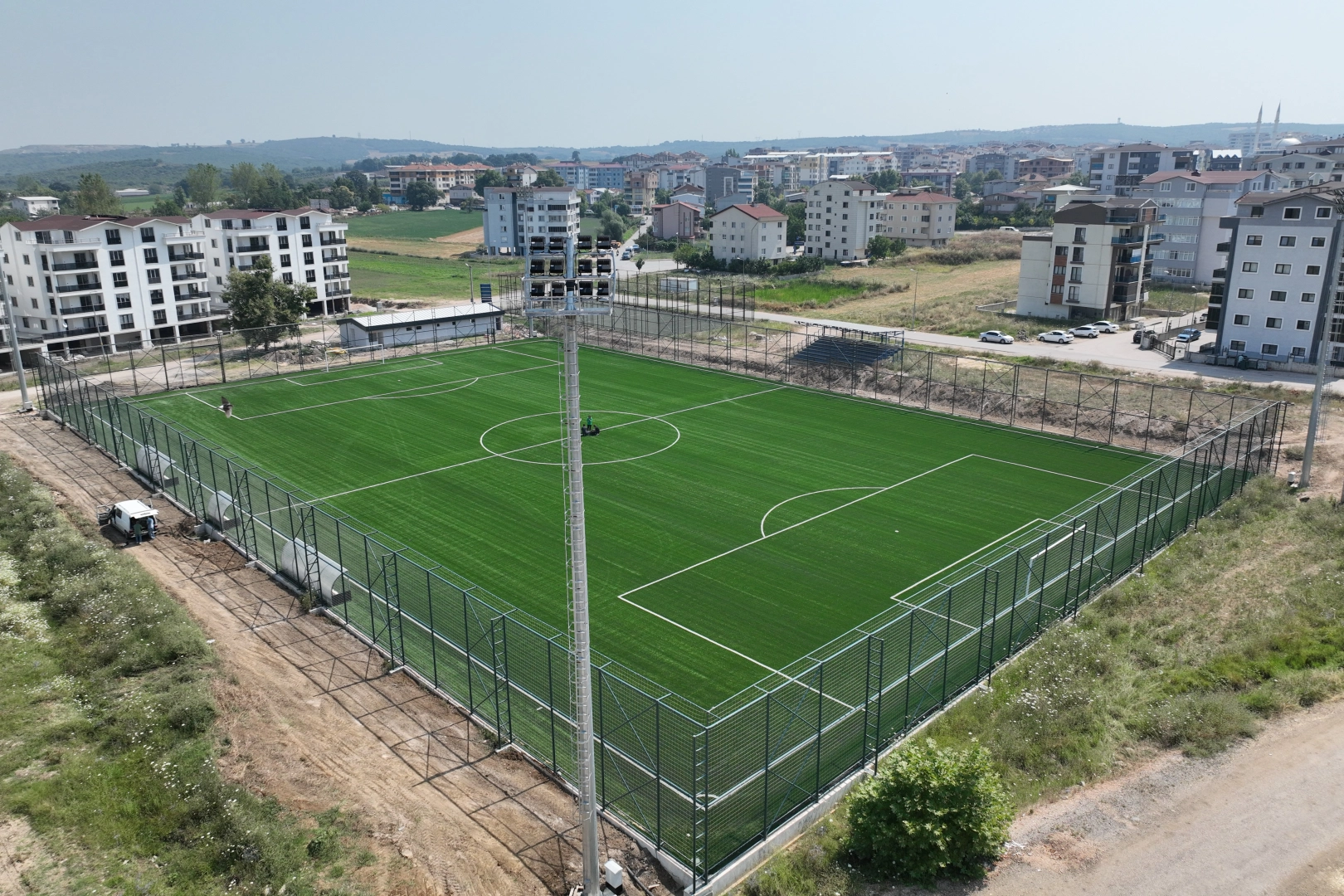 Büyükşehir’den Nilüfer’e futbol sahası