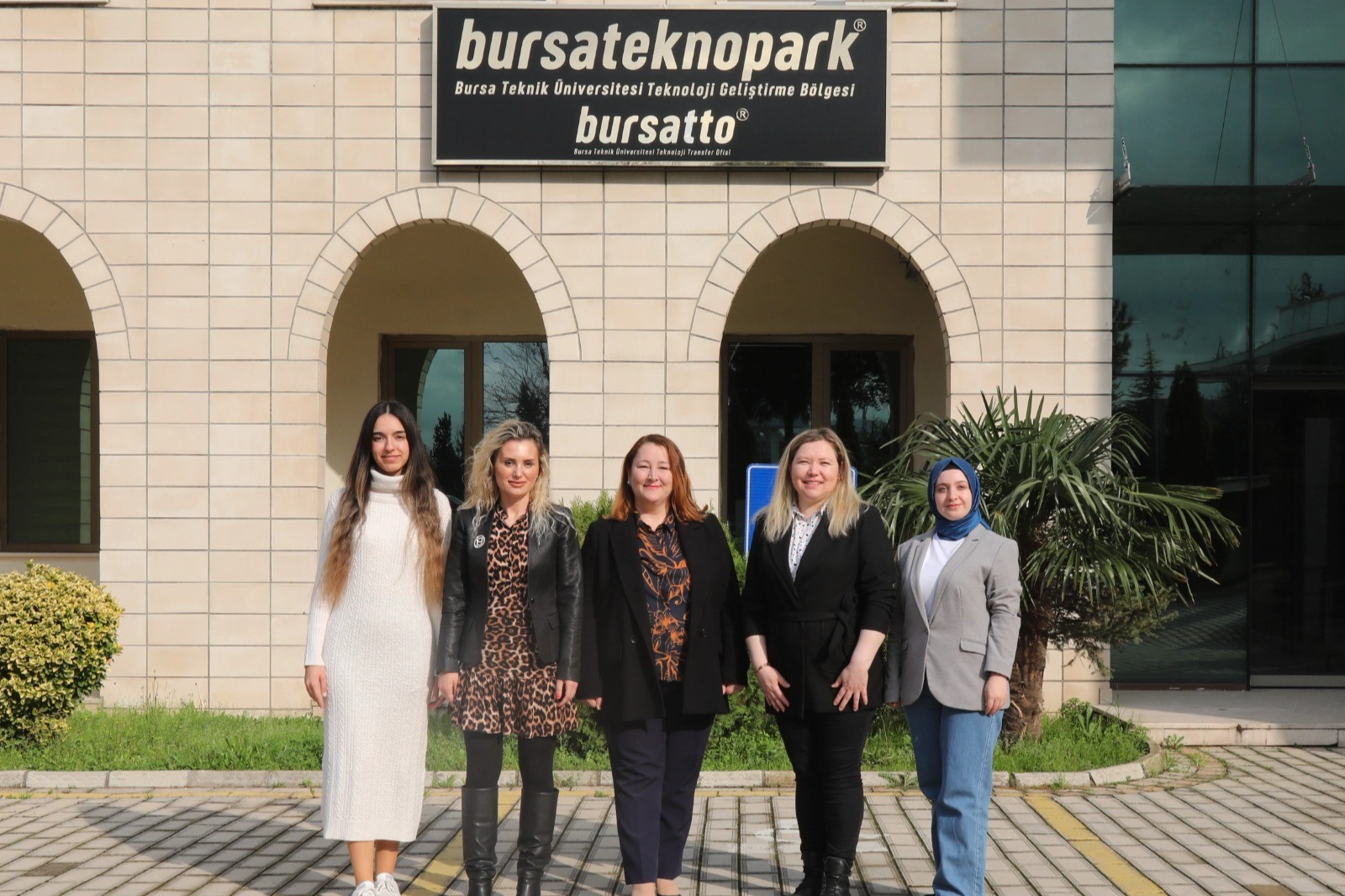 Bursateknopark kadınlarla gücüne güç katıyor