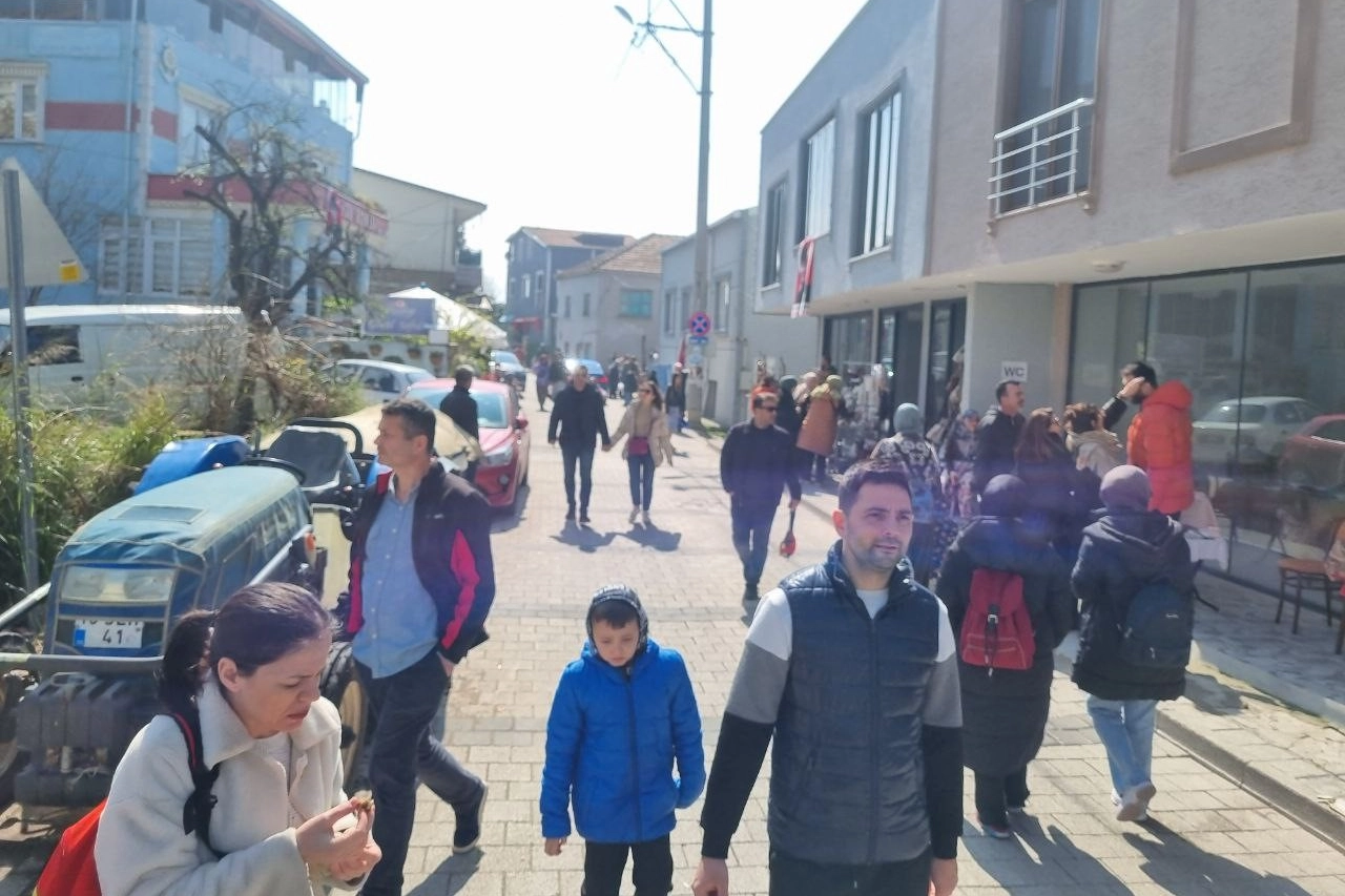 Tarihi Gölyazı'da hafta sonu yoğunluğu