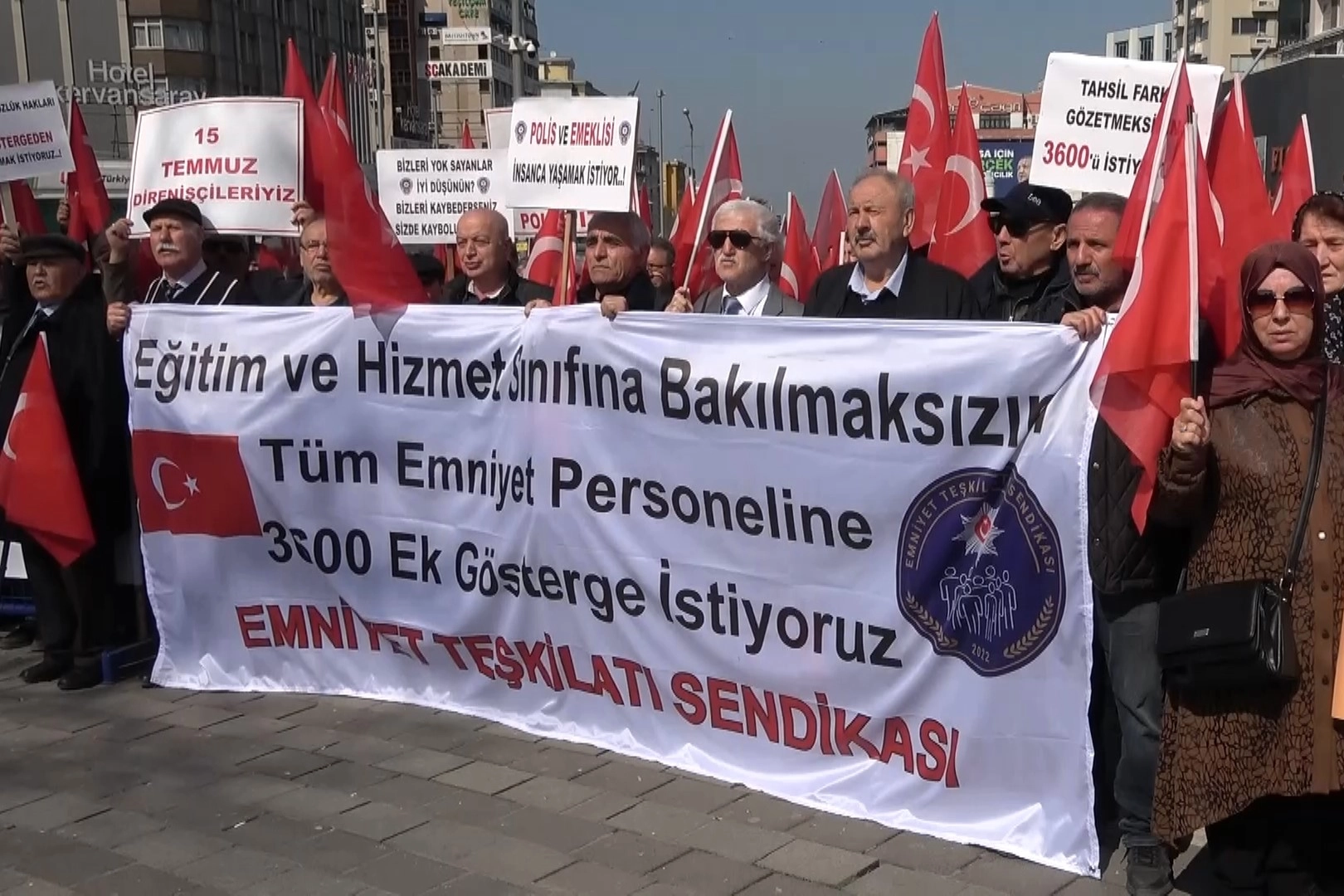 Emekli polisler Bursa’dan seslendi: “3600 ek gösterge istiyoruz”