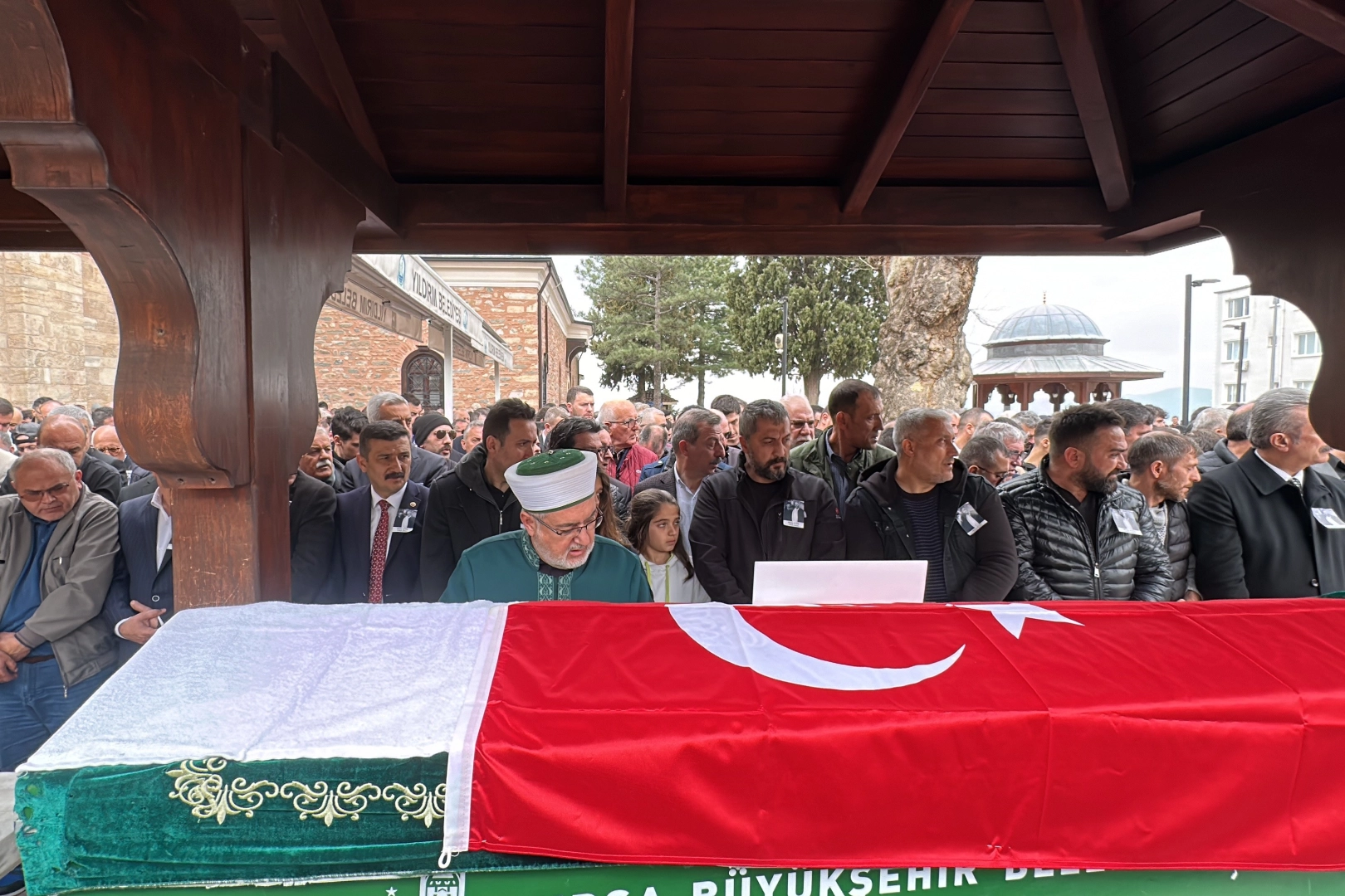 Sinan Ateş’in babası gözyaşları içinde toprağa verildi