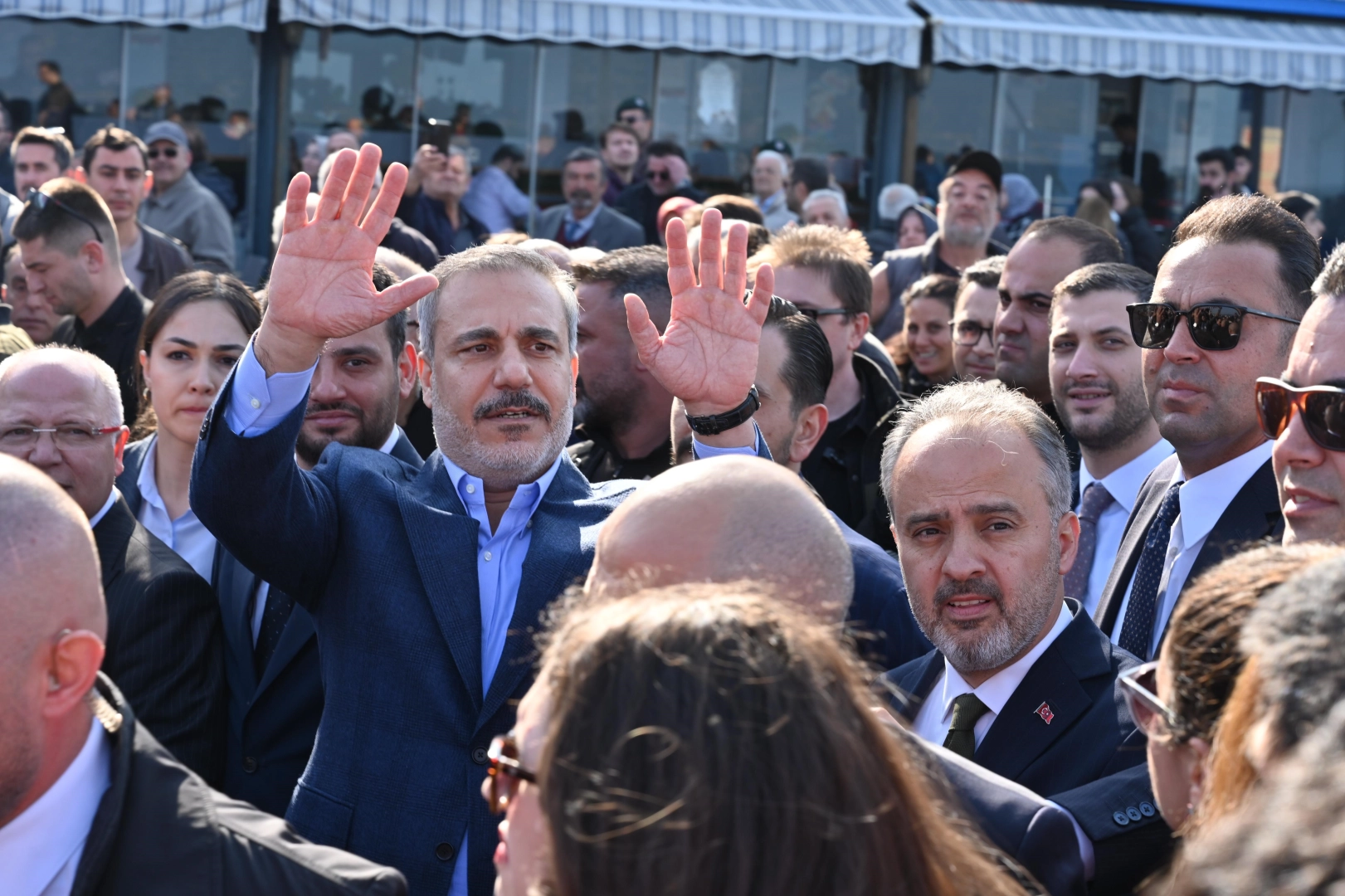 Dışişleri Bakanı Hakan Fidan'a Bursa'da yoğun ilgi