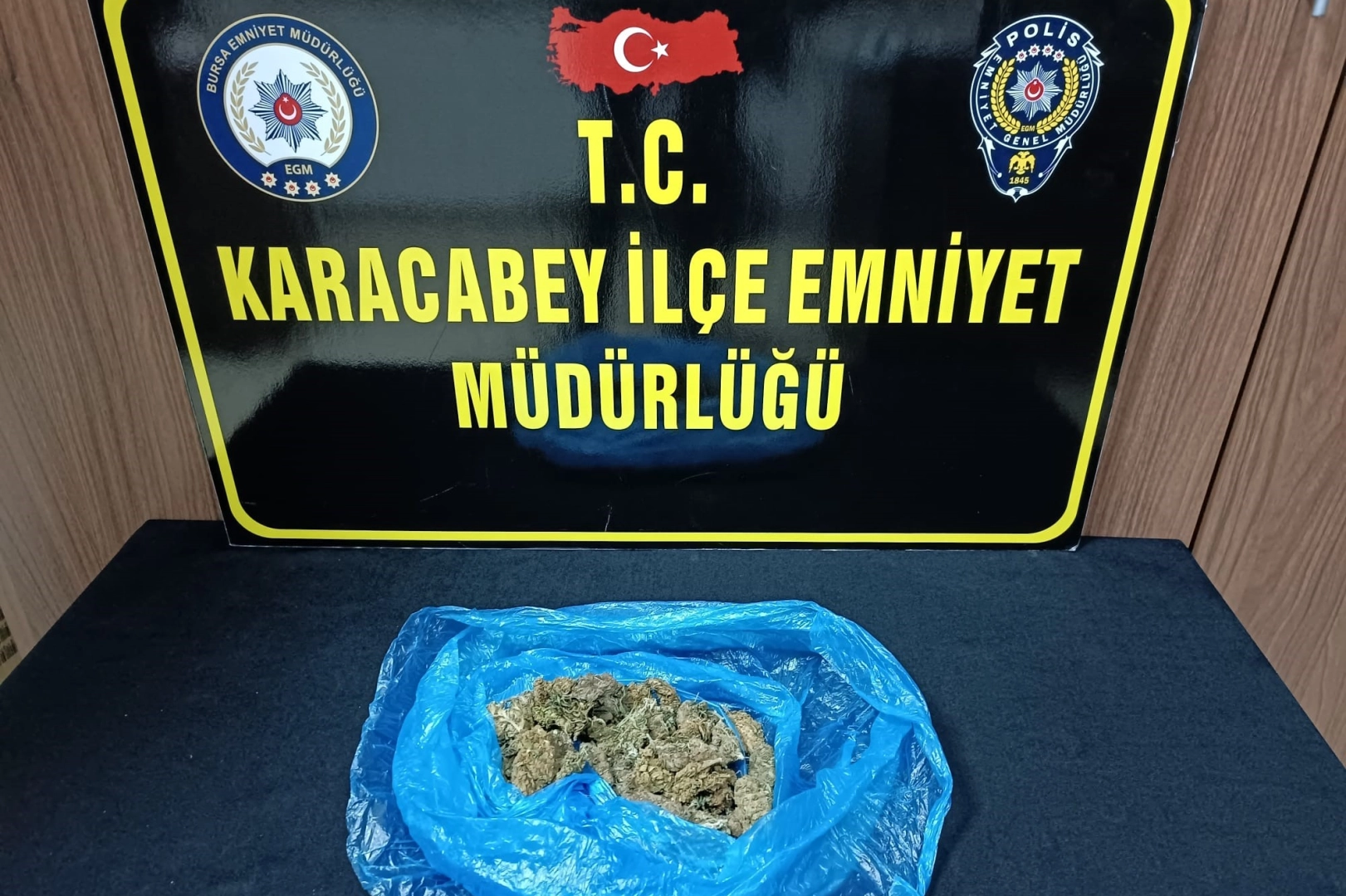 Karacabey polisi uyuşturucu tacirlerine göz açtırmıyor