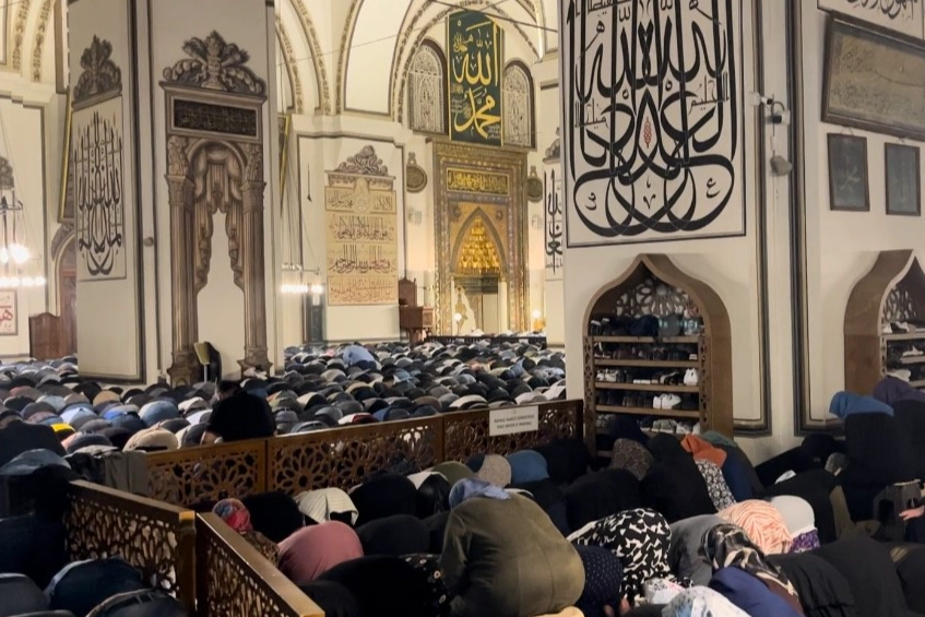 Kadir Gecesi’nde Ulu Camii doldu taştı