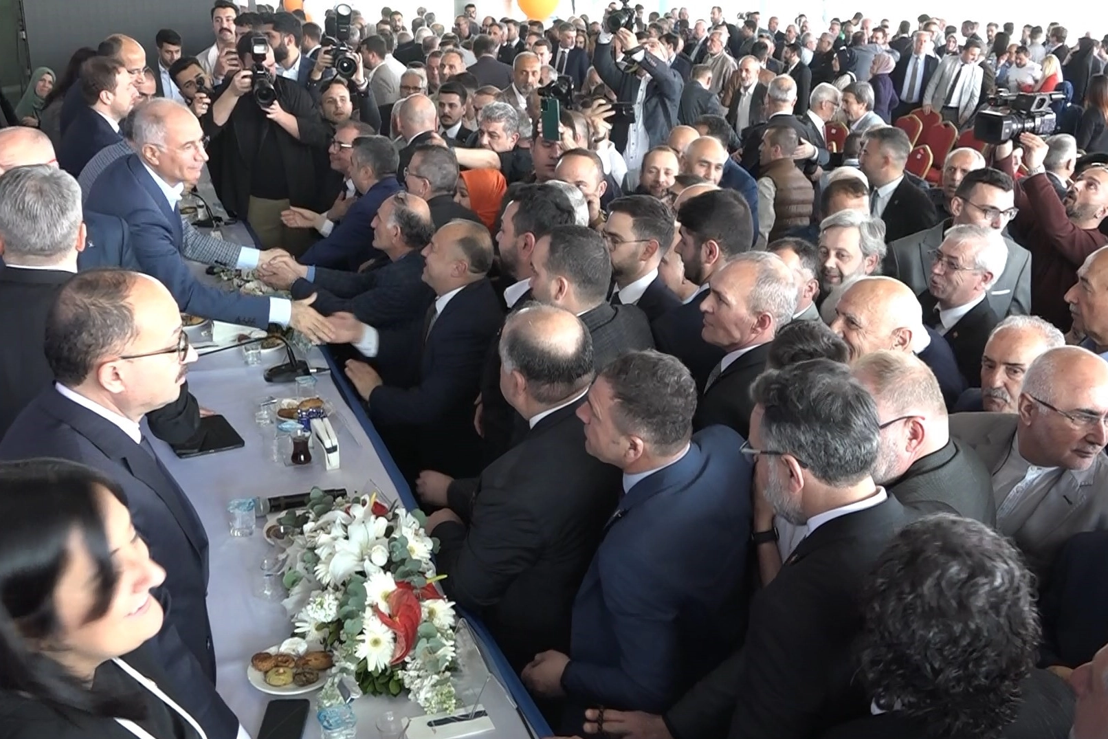 AK Parti Bursa İl Teşkilatı bayramlaştı