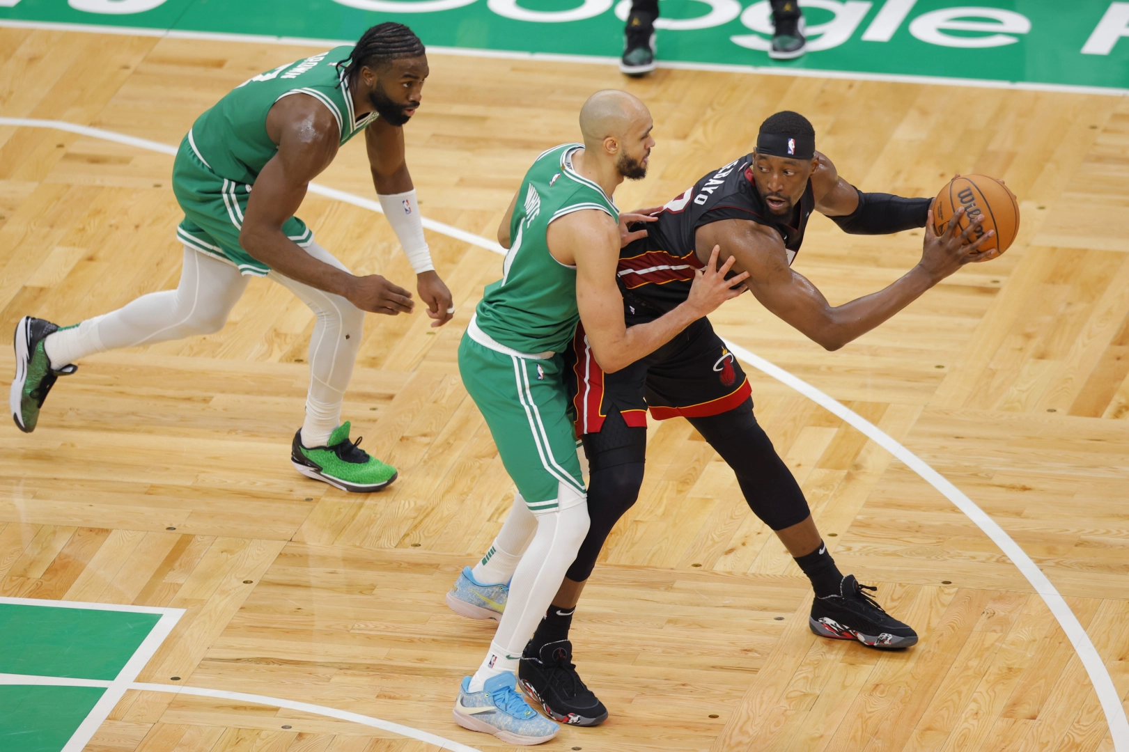 Miami, Boston'ı deplasmanda yendi, seriyi 1-1 yaptı