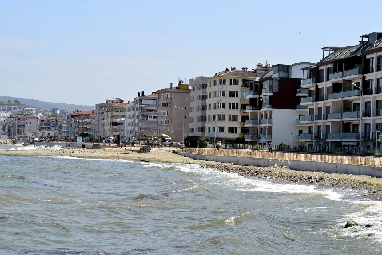 Güzelyalı sahil düzenlemesi esnaf ve vatandaşı çileden çıkardı