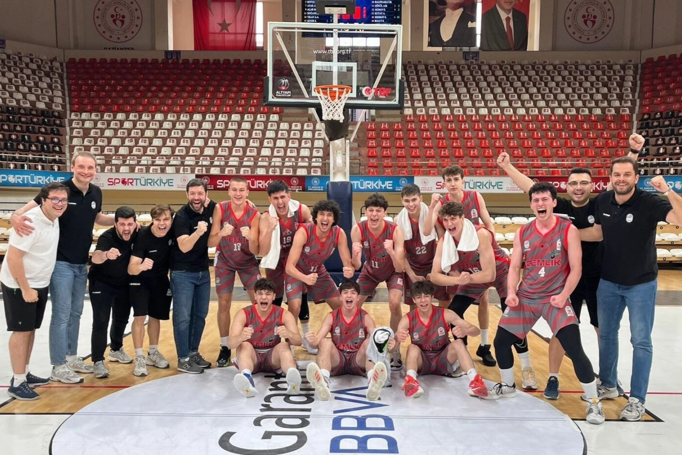 Gemlik Basketbol Finale Yükseldi