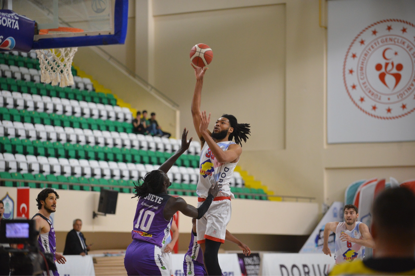 Final İstanbul’a Kaldı: 74-62