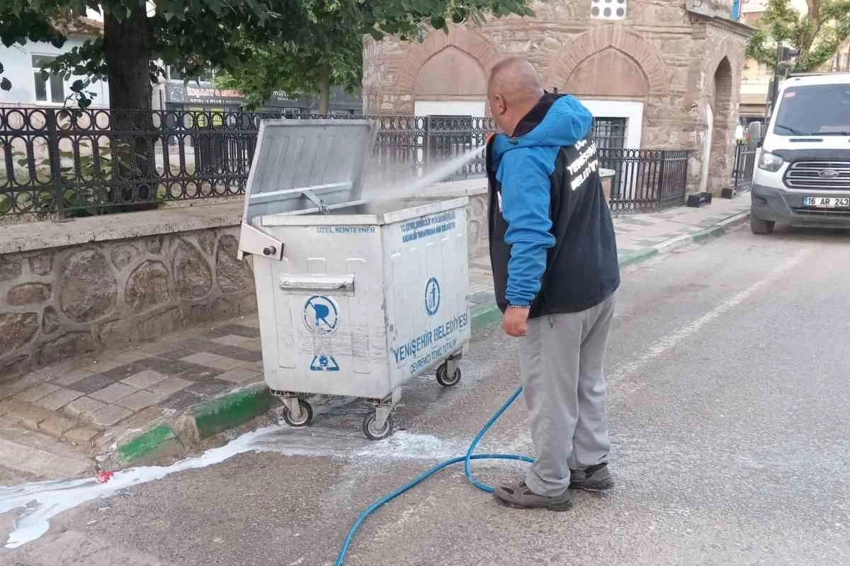 Yenişehir’de temizlik mesaisi