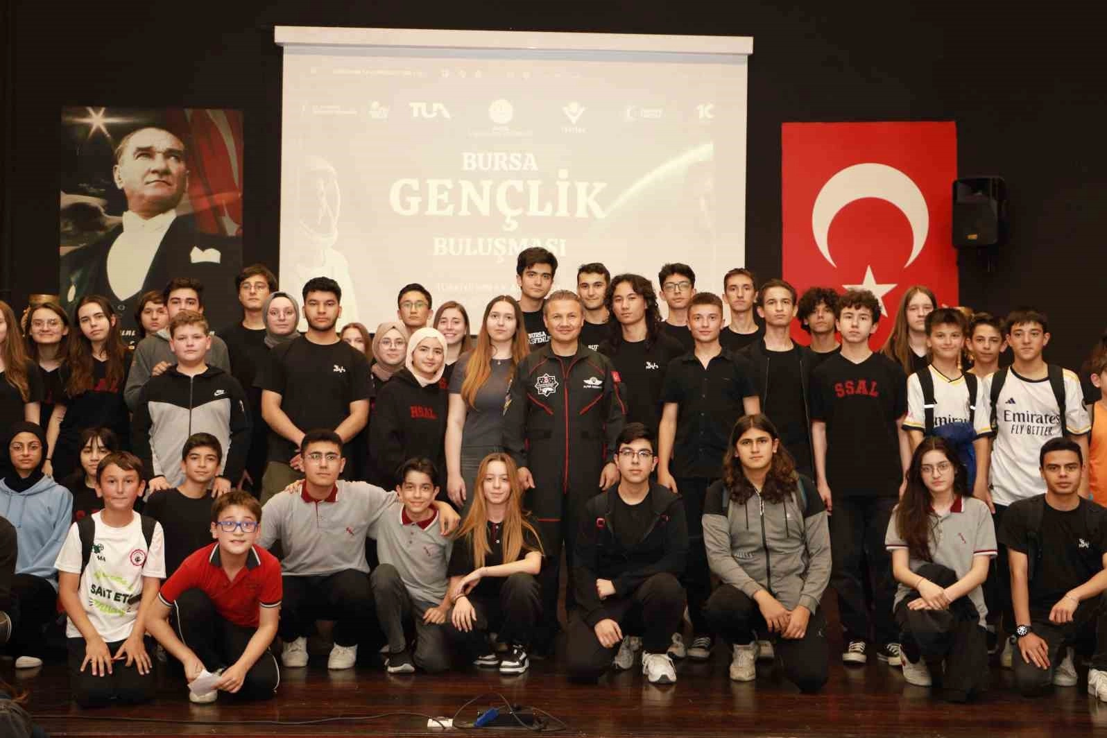 Gezeravcı, Bursa’da öğrencilerle buluştu