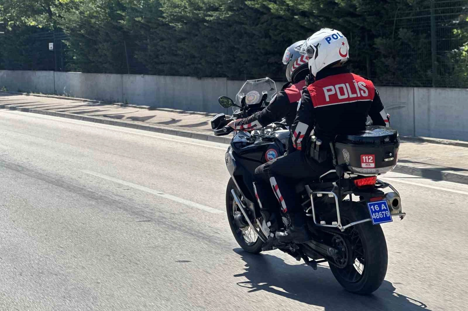 Bursa’da yunus polisleri 3 kilo 124 gram uyuşturucu ele geçirdi