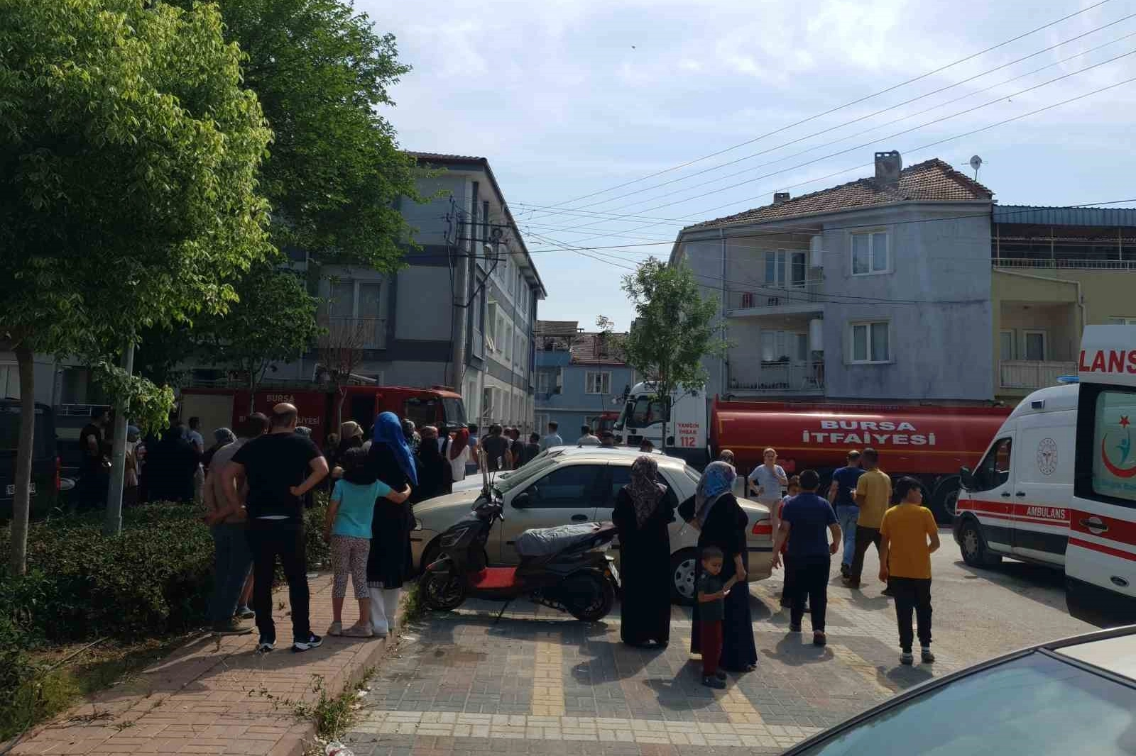 Bursa’da bina yangınında 3 kişi dumandan etkilendi