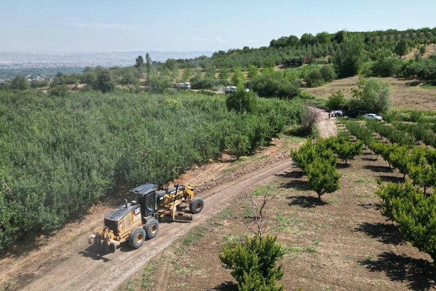 İnegöl'ün tarım arazilerinde ulaşım gelişiyor