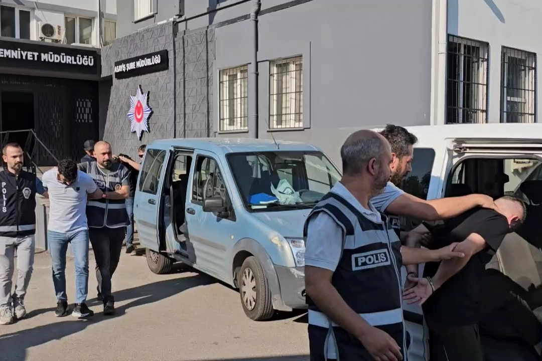 Bursa'da fuhuş baskını! 3 şüpheli yakalandı