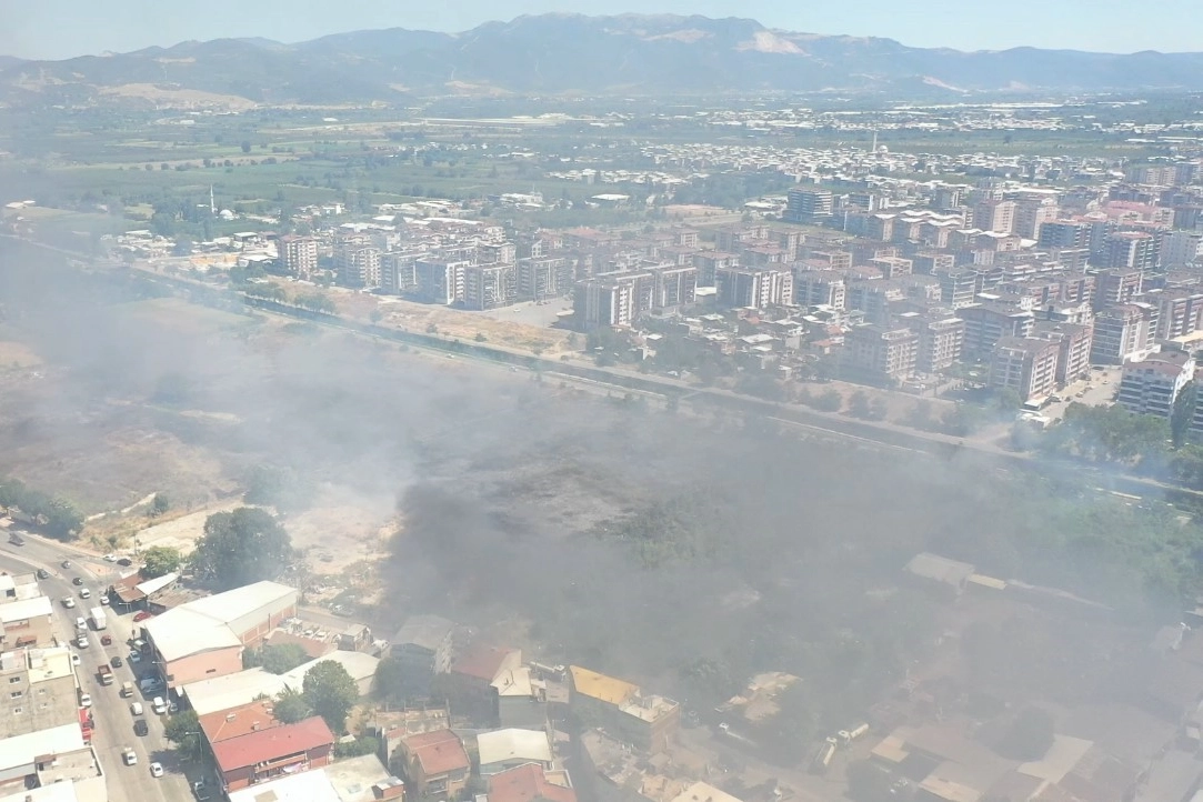 Bursa’da korkutan yangın kontrol altına alındı