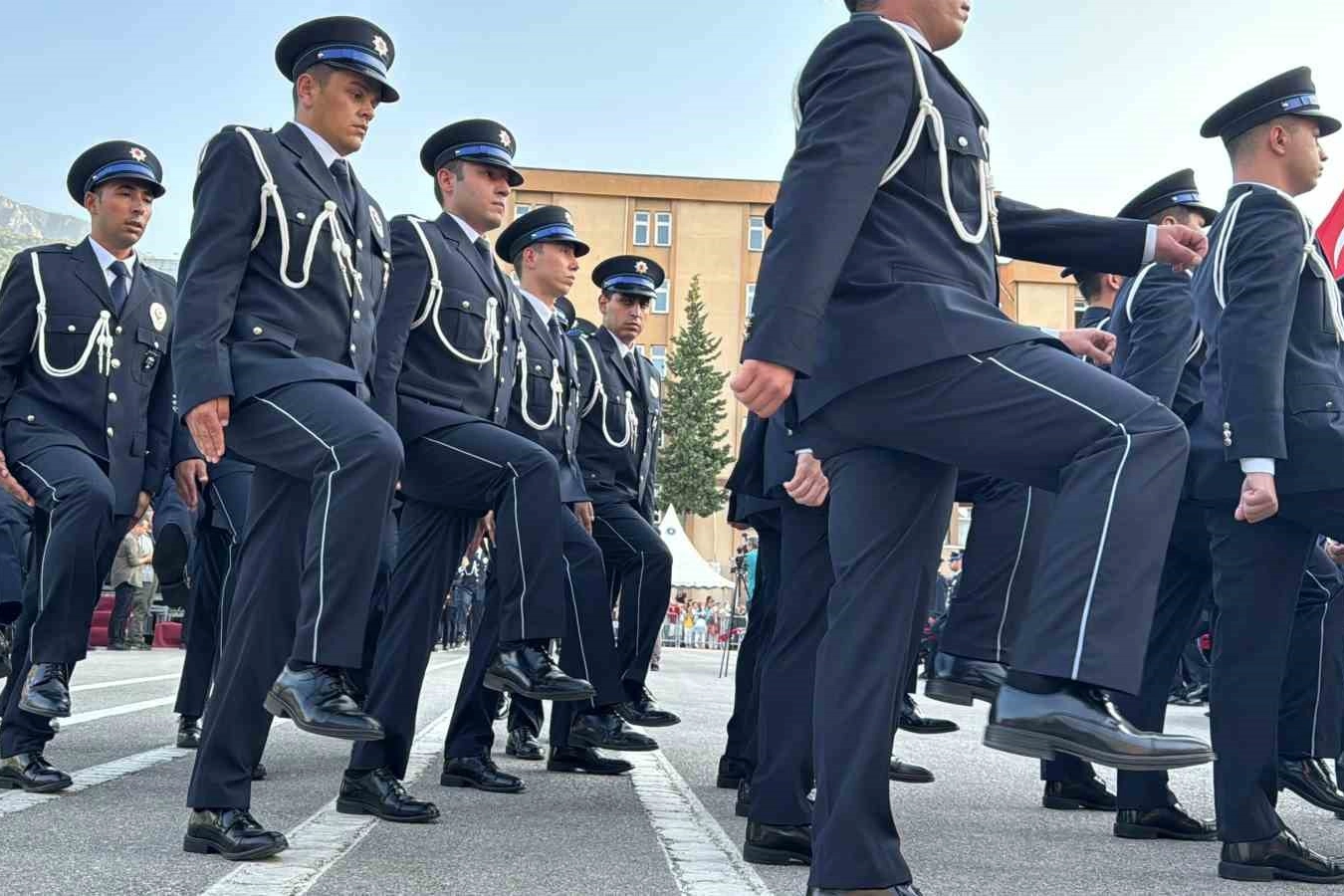 Bursa POMEM mezunlarını verdi