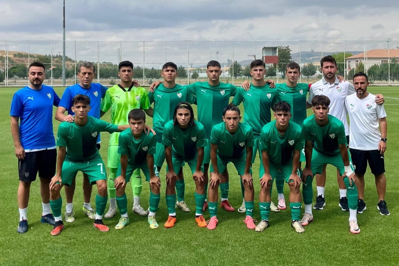 Bursaspor U17 kayıpsız devam ediyor