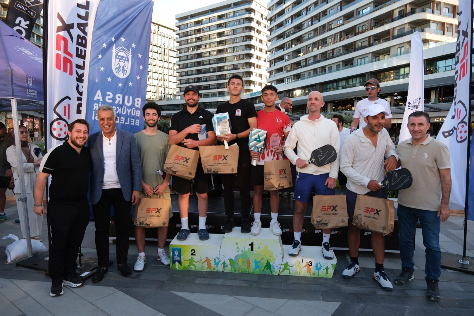 Bursa'da düzenlenen Pickleball turnuvasında ödüller sahiplerini buldu