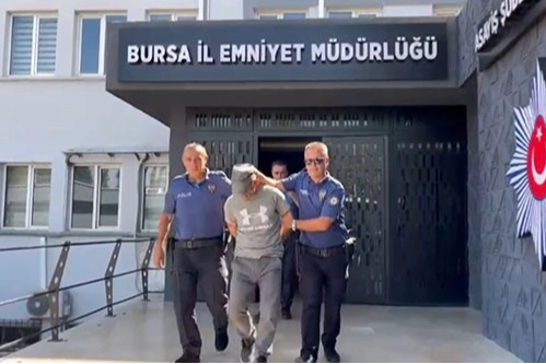 Bursa'da 19 yılla aranan şüpheli okey oynarken yakalandı