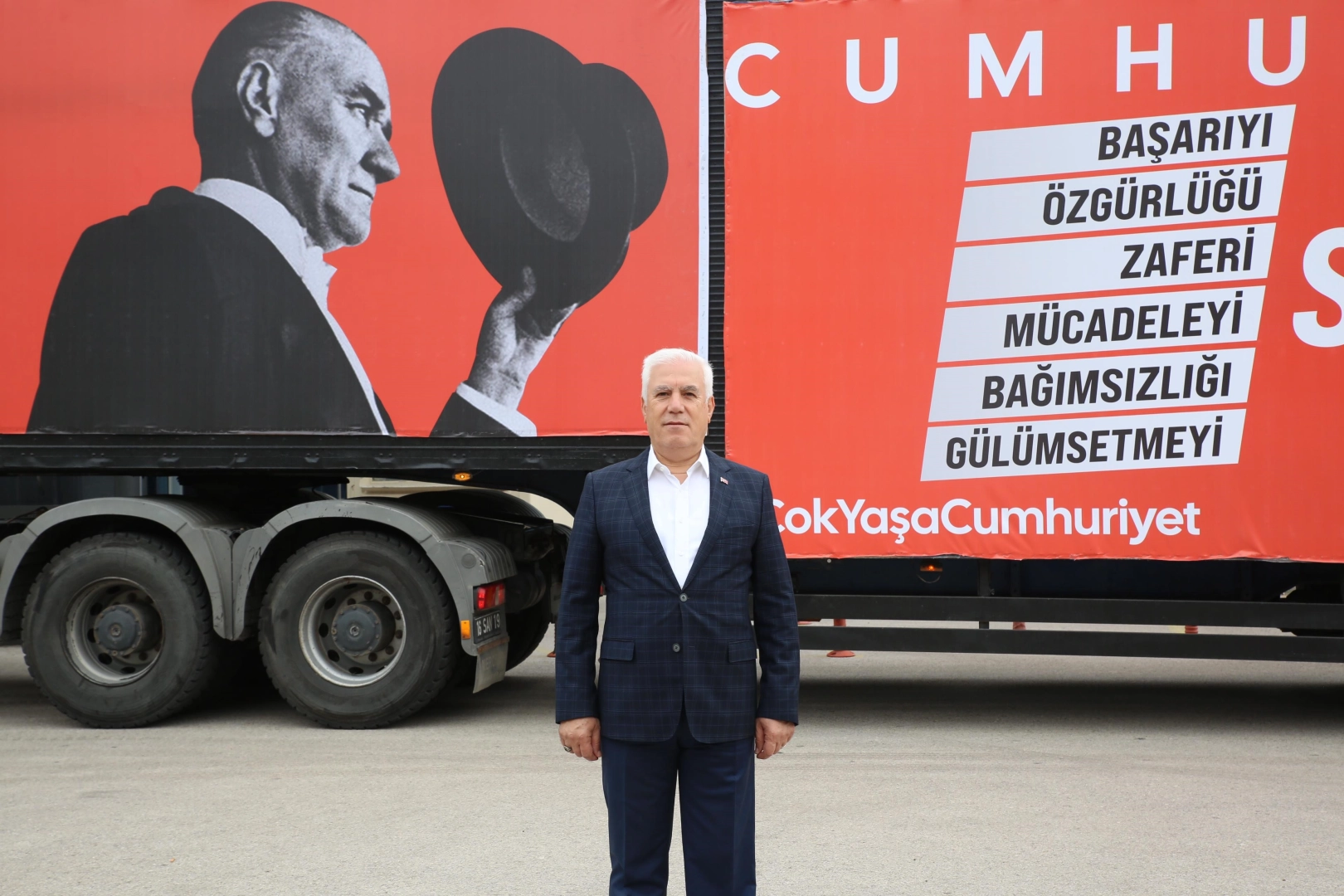 29 Ekim coşkusu 'Cumhuriyet Tırı' ile Bursa'yı sarıyor