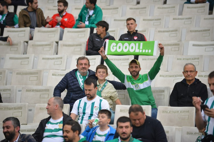 (ÖZEL) Bursaspor-Kahramanmaraş tribün görüntüleri