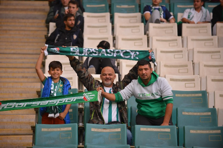 (ÖZEL) Bursaspor-Kahramanmaraş tribün görüntüleri