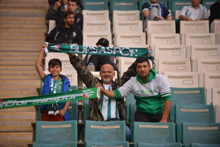 (ÖZEL) Bursaspor-Kahramanmaraş tribün görüntüleri