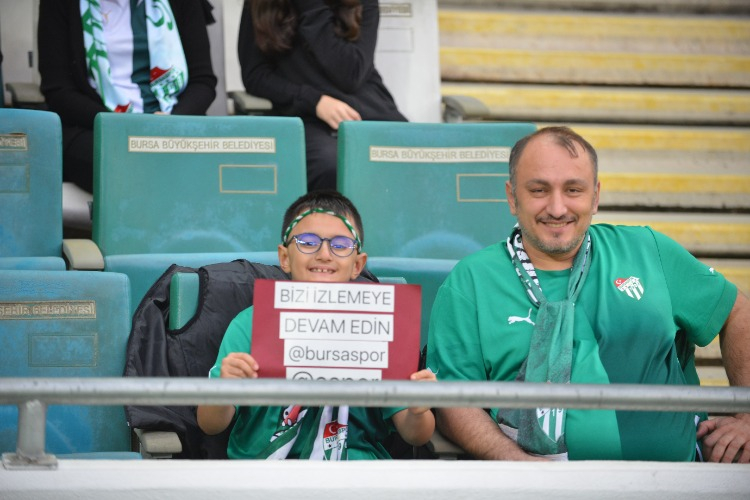 (ÖZEL) Bursaspor-Kahramanmaraş tribün görüntüleri