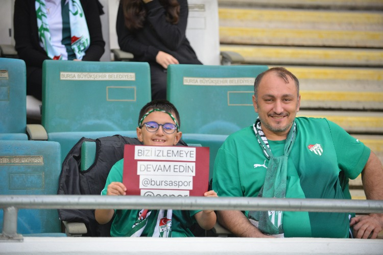 (ÖZEL) Bursaspor-Kahramanmaraş tribün görüntüleri