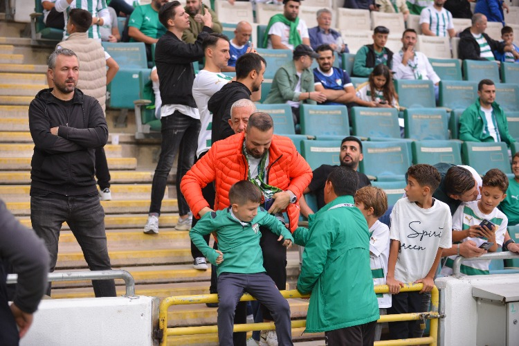 (ÖZEL) Bursaspor-Kahramanmaraş tribün görüntüleri