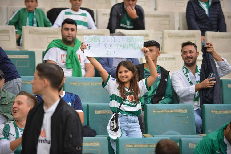 (ÖZEL) Bursaspor-Kahramanmaraş tribün görüntüleri