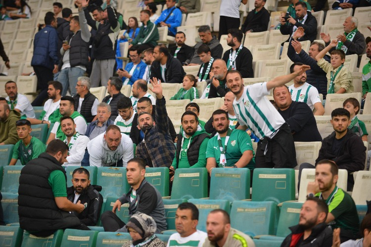 (ÖZEL) Bursaspor-Kahramanmaraş tribün görüntüleri