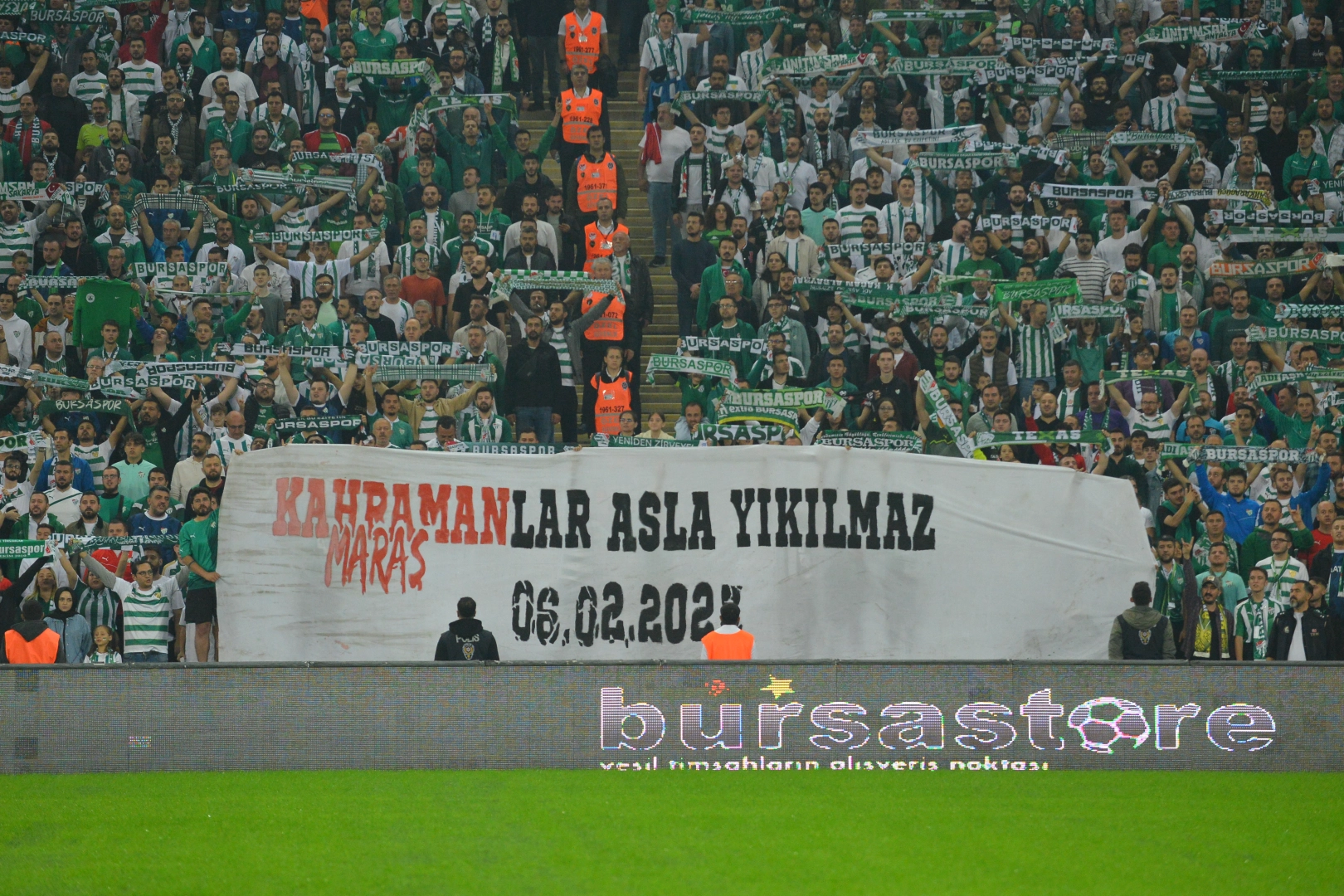 (ÖZEL) Bursaspor-Kahramanmaraş tribün görüntüleri