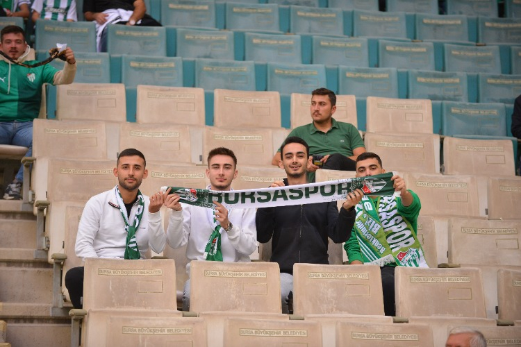 (ÖZEL) Bursaspor-Kahramanmaraş tribün görüntüleri