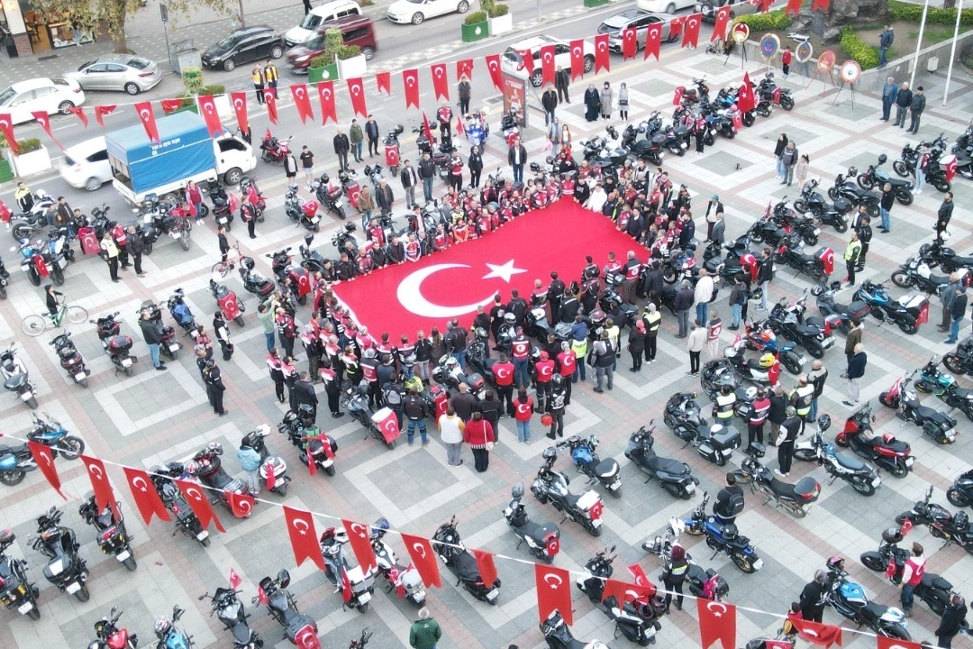 150 motorcudan Cumhuriyet Korteji