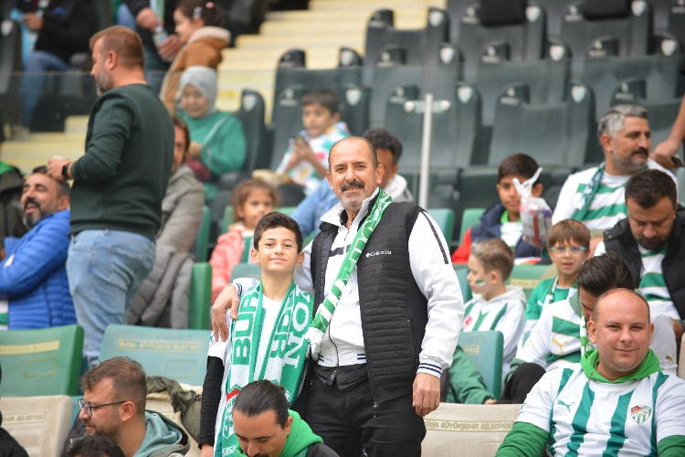 (ÖZEL)Bursaspor-Kuşadasıspor Taraftar Fotoğrafları