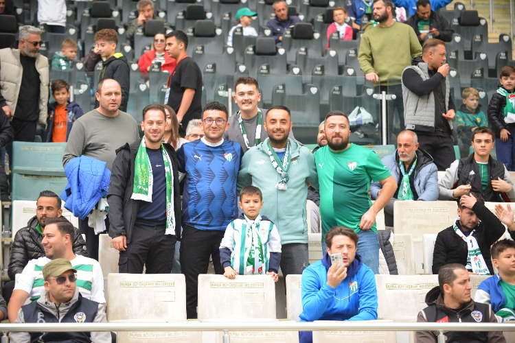 (ÖZEL)Bursaspor-Kuşadasıspor Taraftar Fotoğrafları